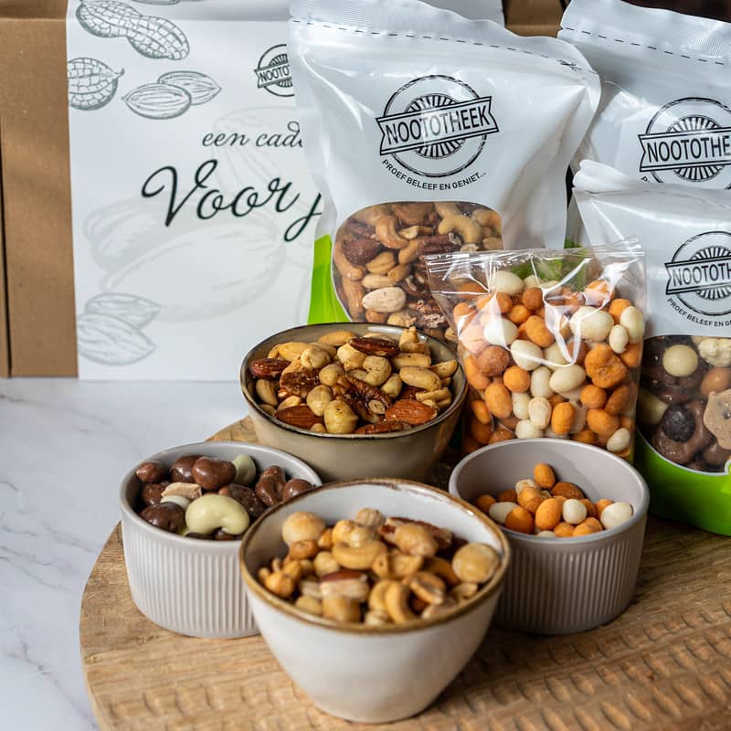 Cadeau Pakket Een Cadeautje voor Jou! Noten & Chocolade 2 - Afbeelding 2