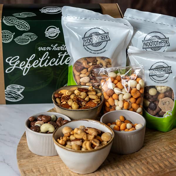 Cadeau Pakket van Harte Gefeliciteerd! Noten & Chocolade 2 - Afbeelding 2
